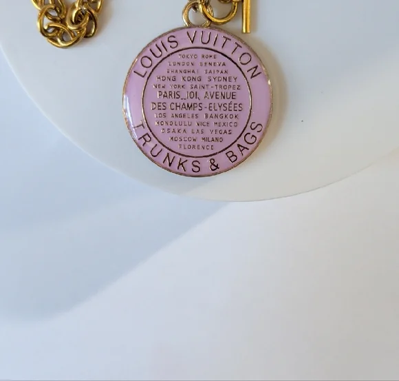 Louis Vuitton Pink And Gold Medallion With Unbranded Chain - Picture 2 of 6